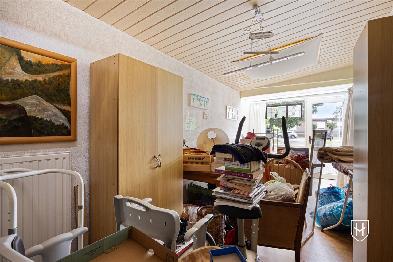 Karaktervolle modernistische bungalow van architect Lode Vandenbroek met 4 slaapkamers op een geliefde locatie te Lommel