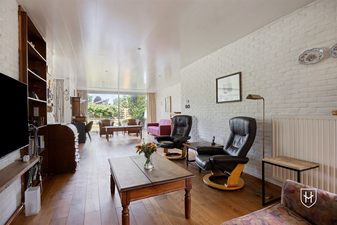 Karaktervolle modernistische bungalow van architect Lode Vandenbroek met 4 slaapkamers op een geliefde locatie te Lommel