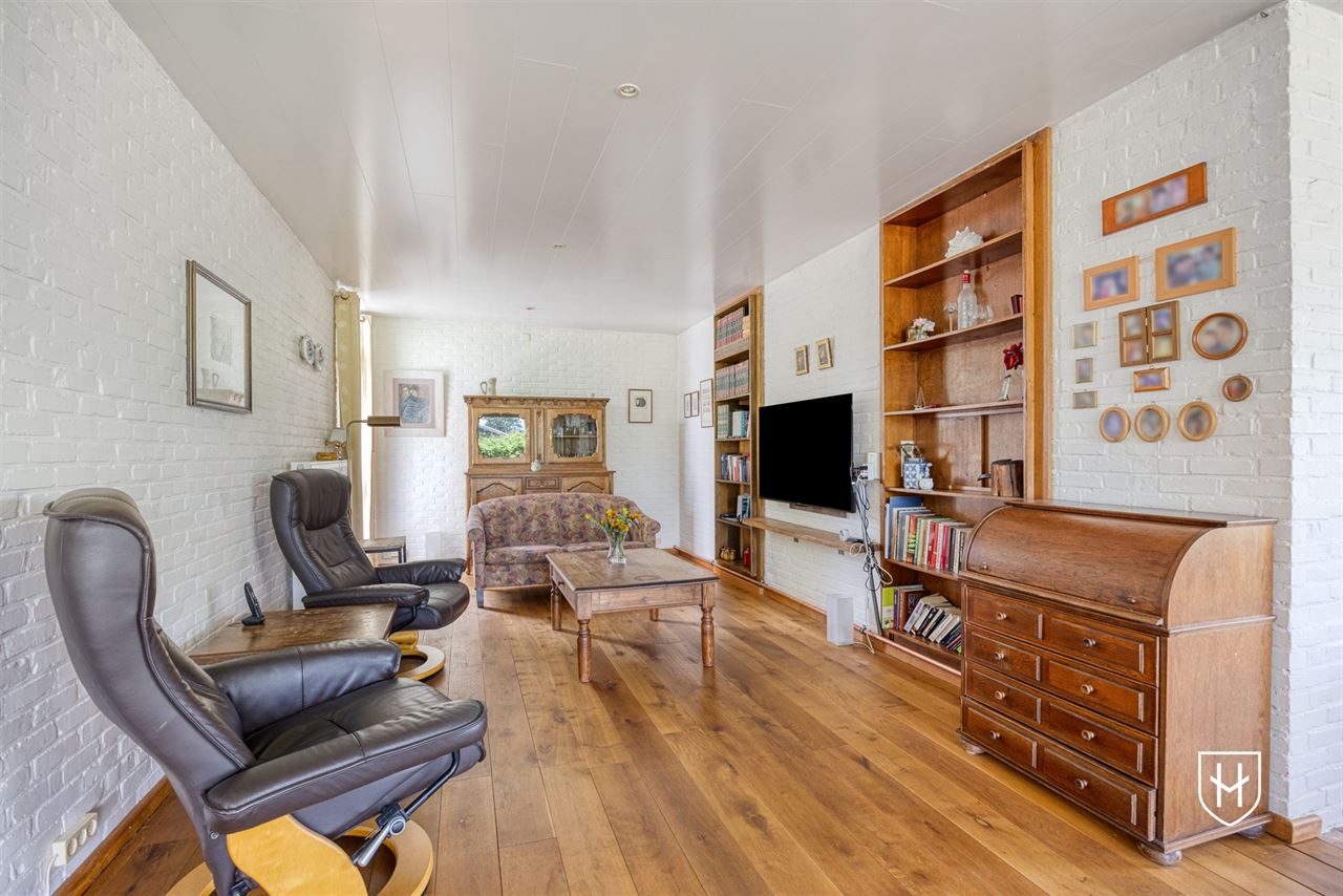 Karaktervolle modernistische bungalow van architect Lode Vandenbroek met 4 slaapkamers op een geliefde locatie te Lommel