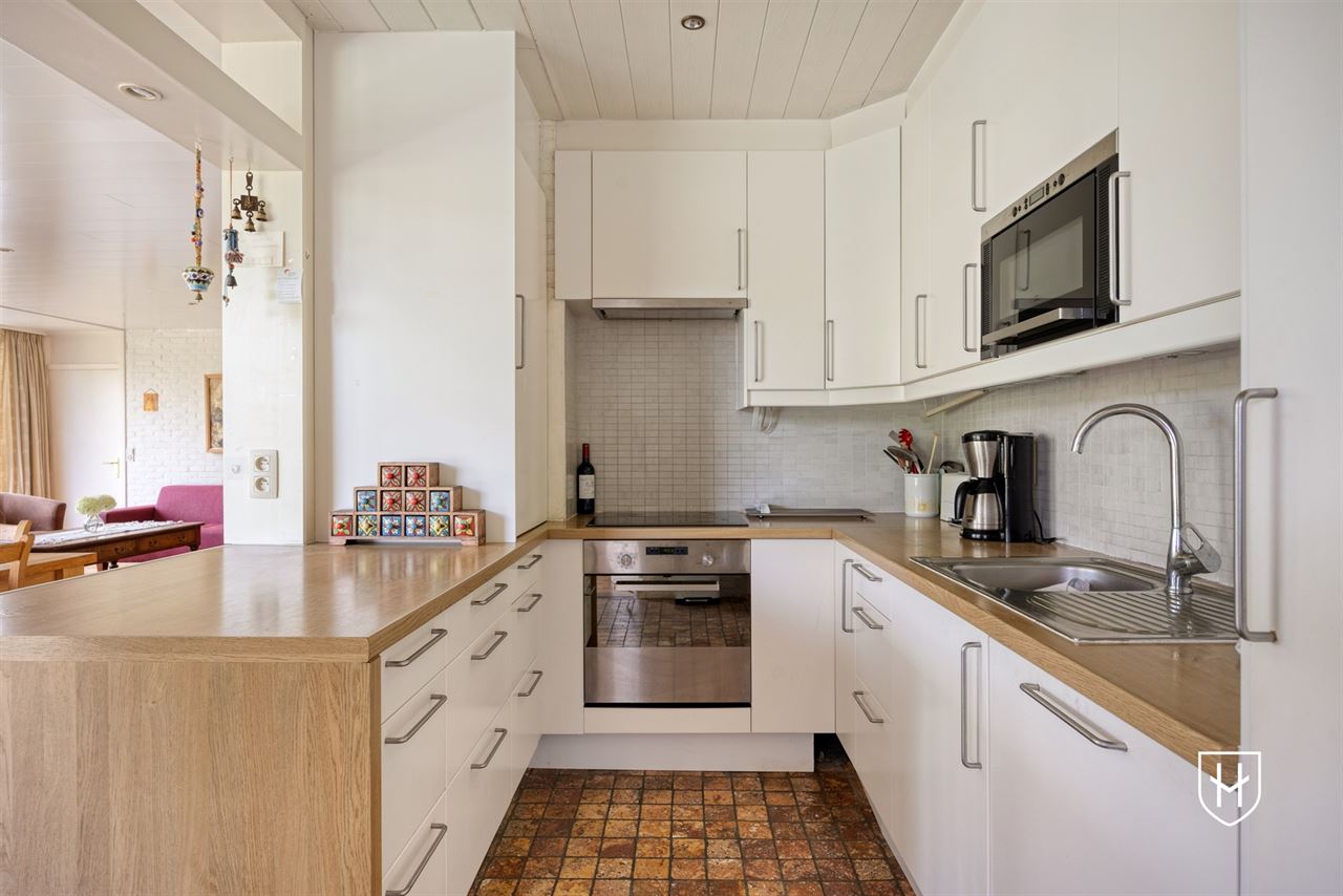 Karaktervolle modernistische bungalow van architect Lode Vandenbroek met 4 slaapkamers op een geliefde locatie te Lommel