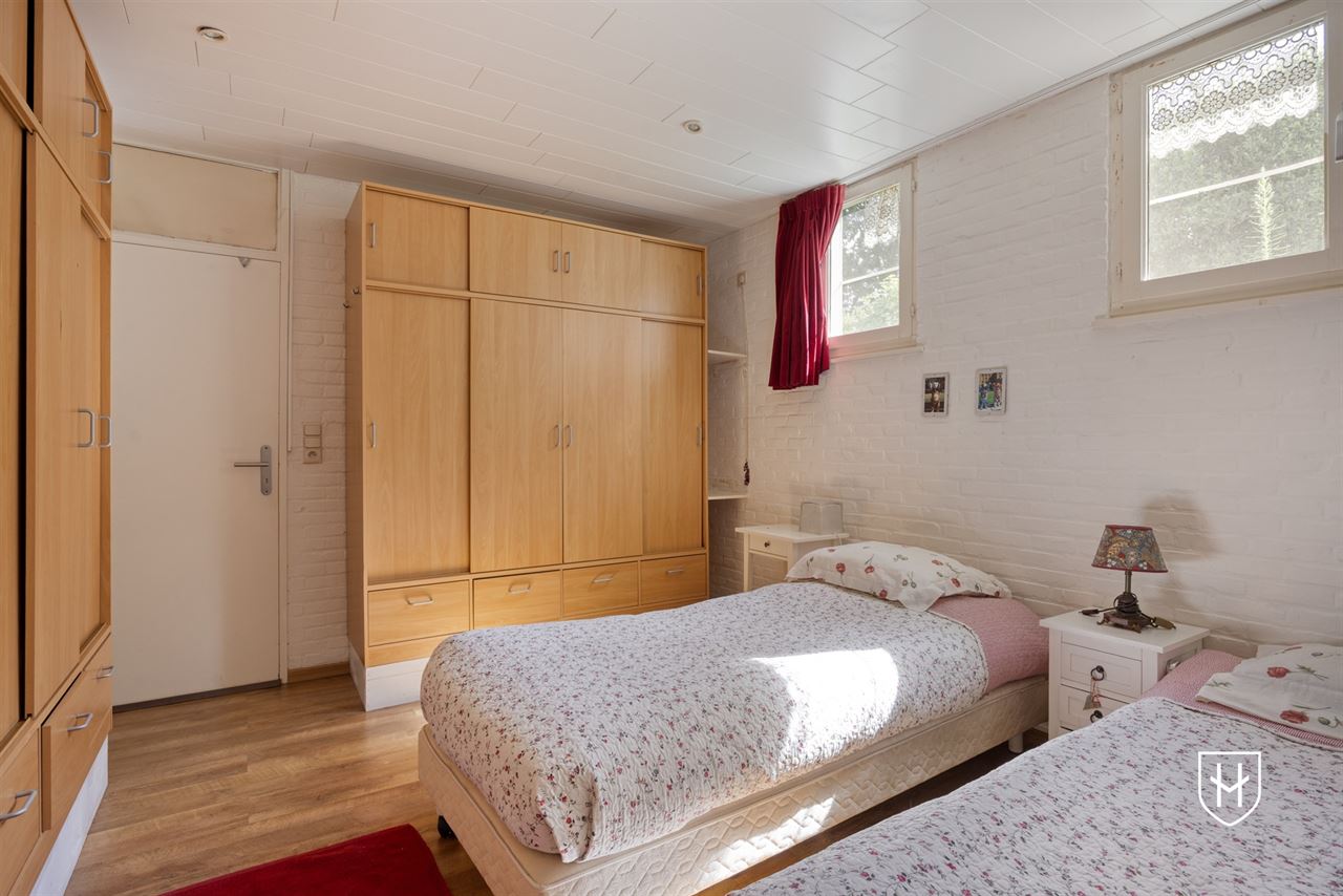 Karaktervolle modernistische bungalow van architect Lode Vandenbroek met 4 slaapkamers op een geliefde locatie te Lommel