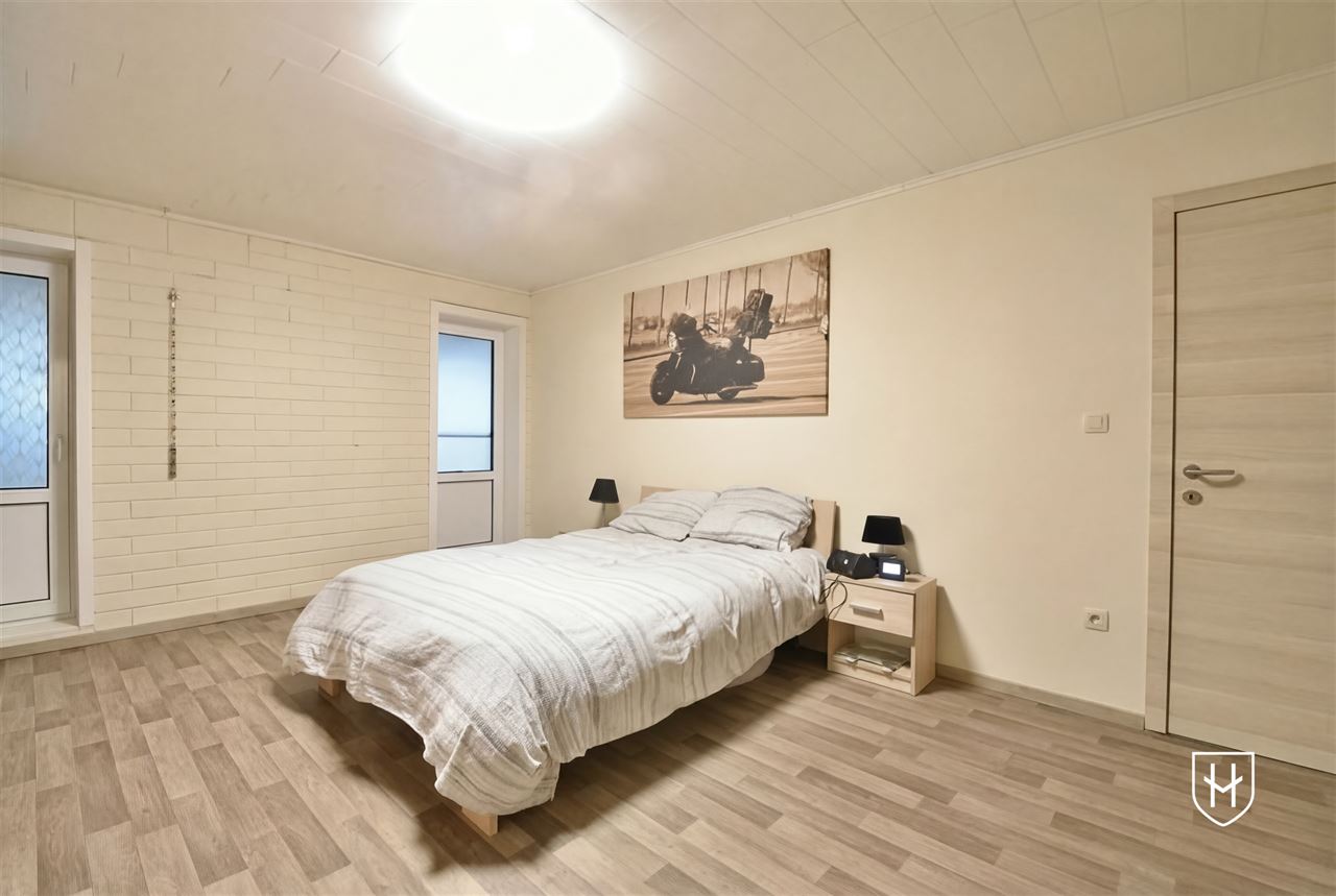 Single-floor apartment of 101 m2 with 1 bedroom and indoor garage, picturesquely located in Lanaye along the Meuse, and just across the border from Maastricht