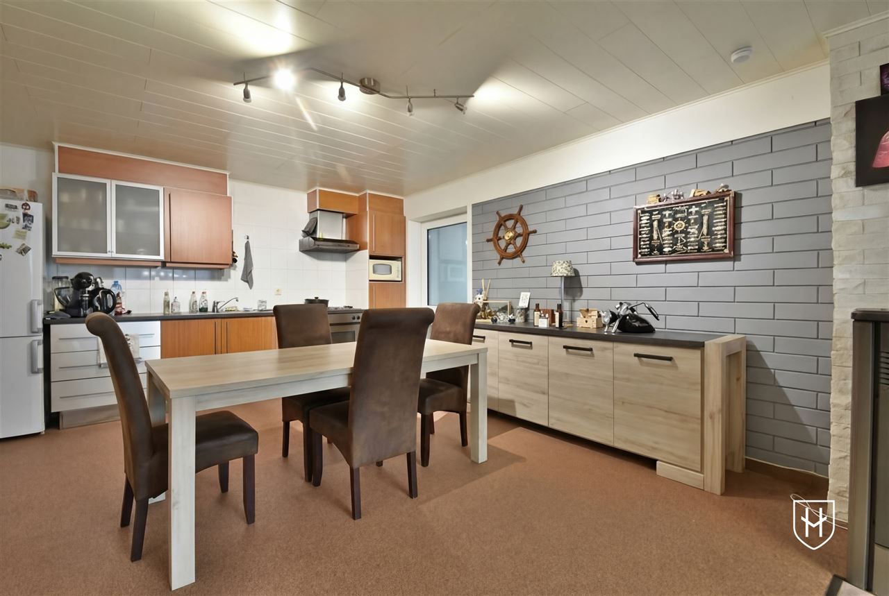 Single-floor apartment of 101 m2 with 1 bedroom and indoor garage, picturesquely located in Lanaye along the Meuse, and just across the border from Maastricht