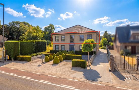 Stijlvol lichtrijk penthouse met 3 slaapkamers in een statige residentie met inpandige garage voor twee wagens