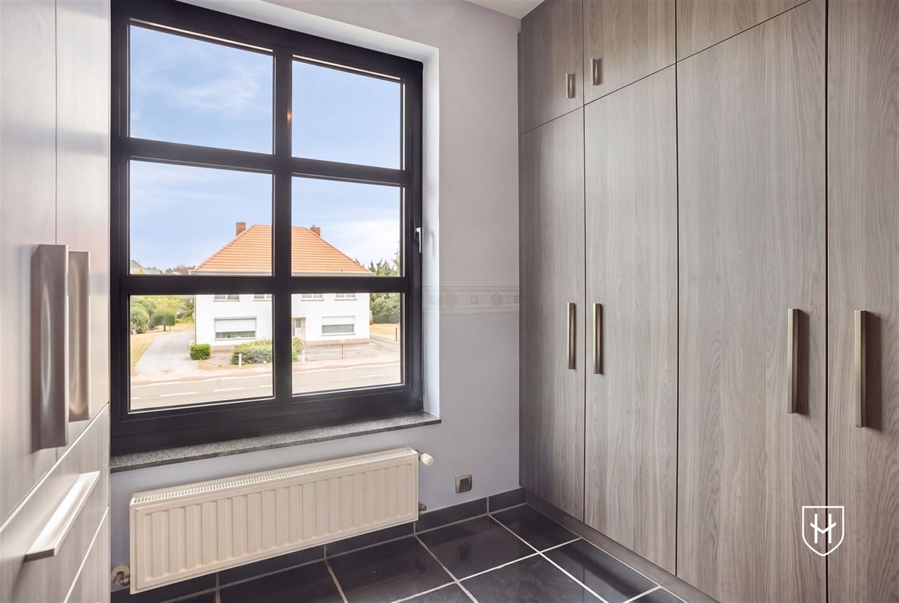 Stijlvol lichtrijk penthouse met 3 slaapkamers in een statige residentie met inpandige garage voor twee wagens