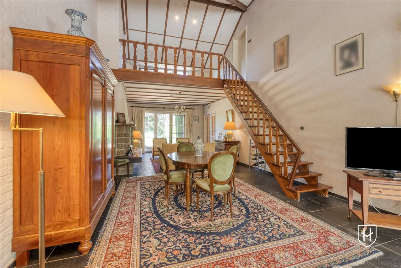 Spacious 4-bedroom bungalow on the edge of the woods in a sought-after prime location in the lush Zutendaal