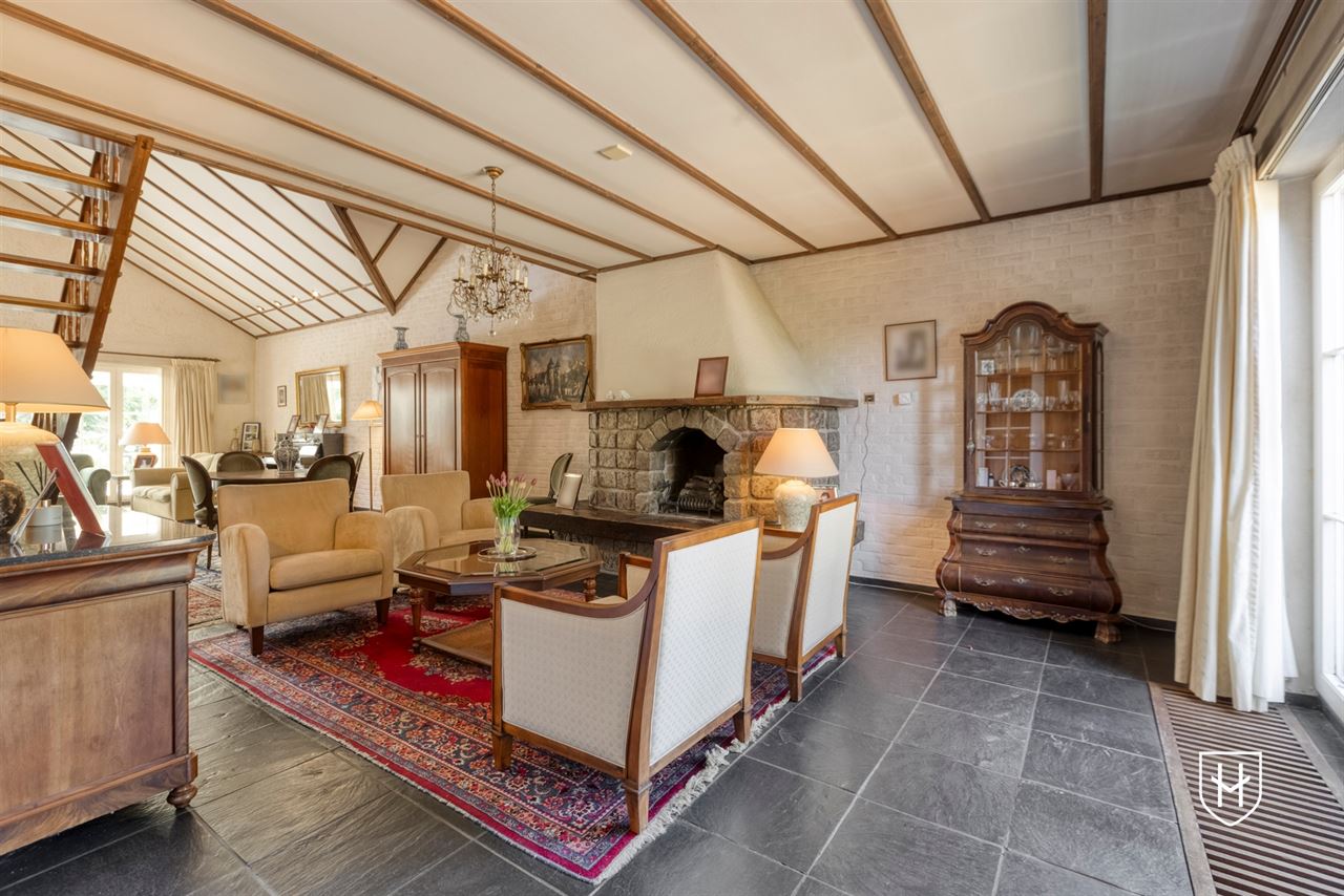 Spacious 4-bedroom bungalow on the edge of the woods in a sought-after prime location in the lush Zutendaal