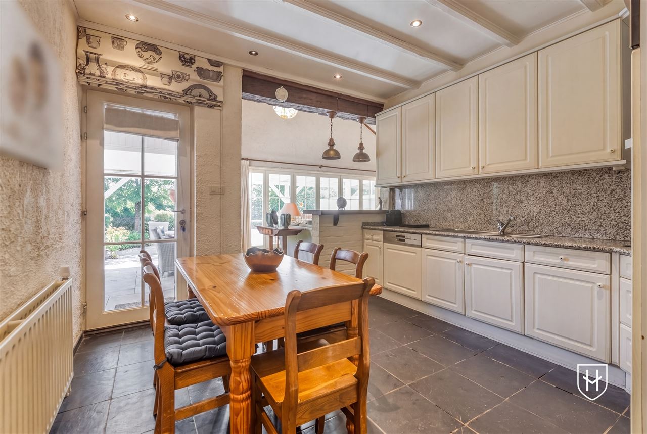 Spacious 4-bedroom bungalow on the edge of the woods in a sought-after prime location in the lush Zutendaal