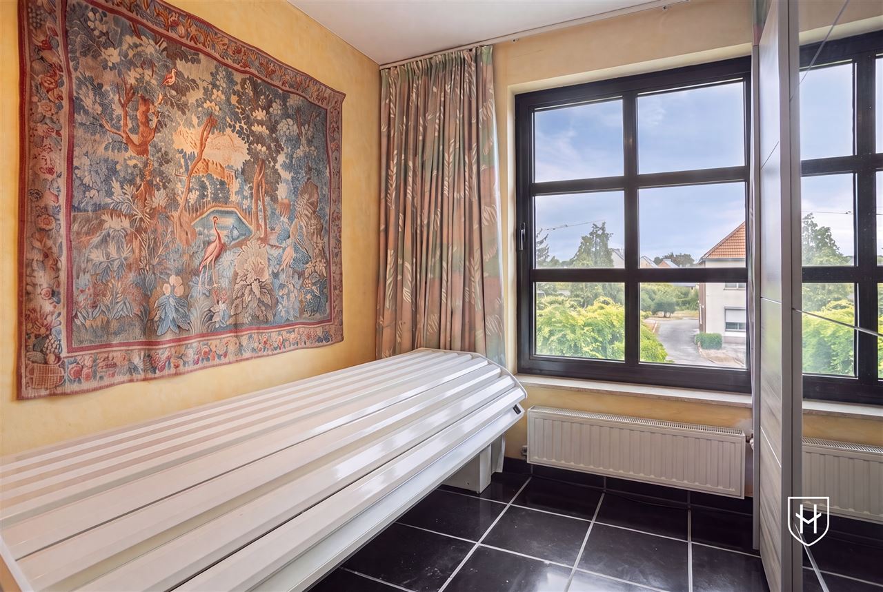 Stijlvol lichtrijk penthouse met 3 slaapkamers in een statige residentie met inpandige garage voor twee wagens