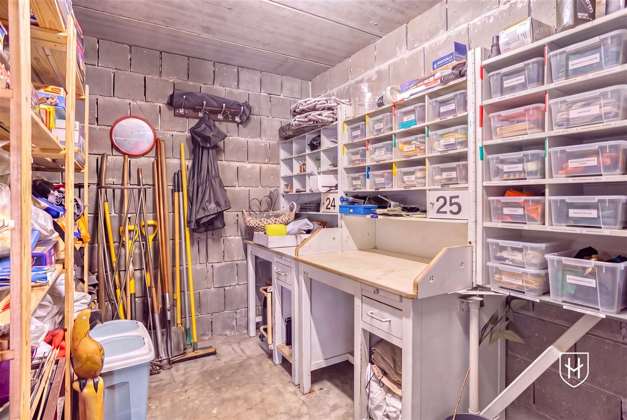 Stijlvol lichtrijk penthouse met 3 slaapkamers in een statige residentie met inpandige garage voor twee wagens