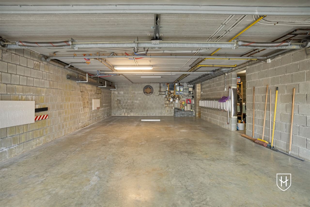 Stijlvol lichtrijk penthouse met 3 slaapkamers in een statige residentie met inpandige garage voor twee wagens