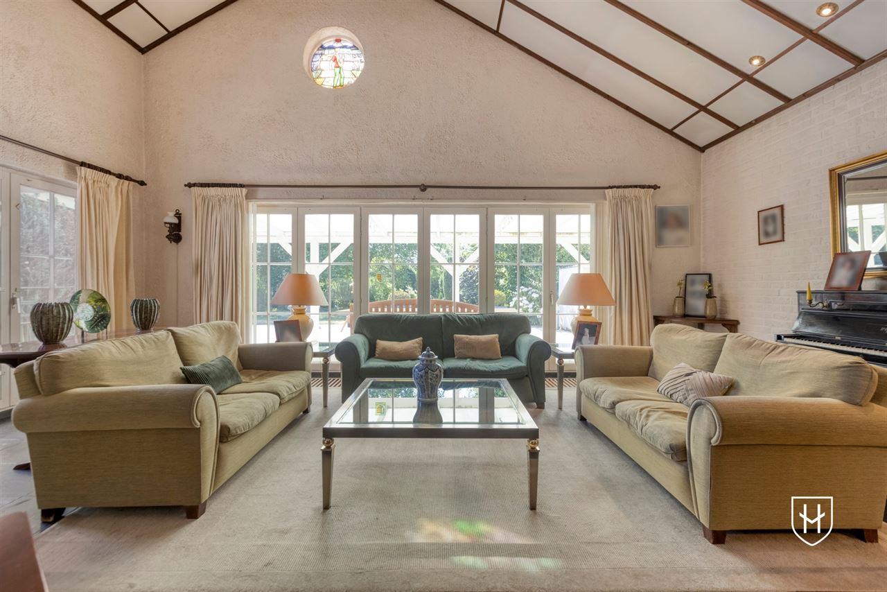 Spacious 4-bedroom bungalow on the edge of the woods in a sought-after prime location in the lush Zutendaal
