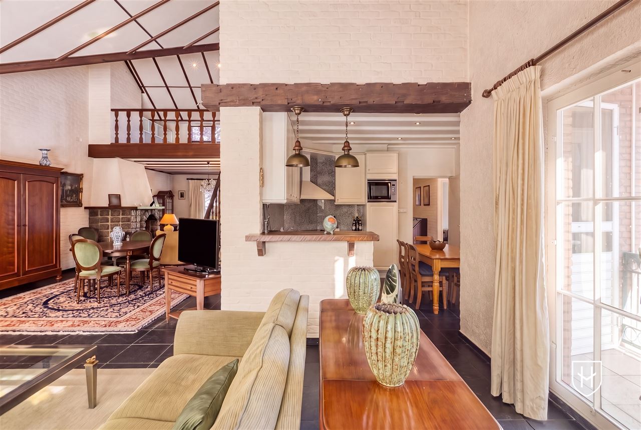 Spacious 4-bedroom bungalow on the edge of the woods in a sought-after prime location in the lush Zutendaal