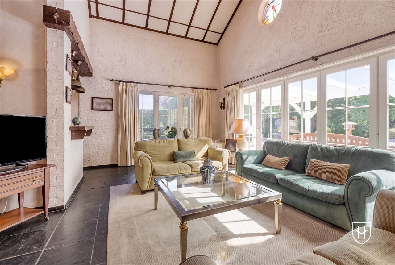 Spacious 4-bedroom bungalow on the edge of the woods in a sought-after prime location in the lush Zutendaal