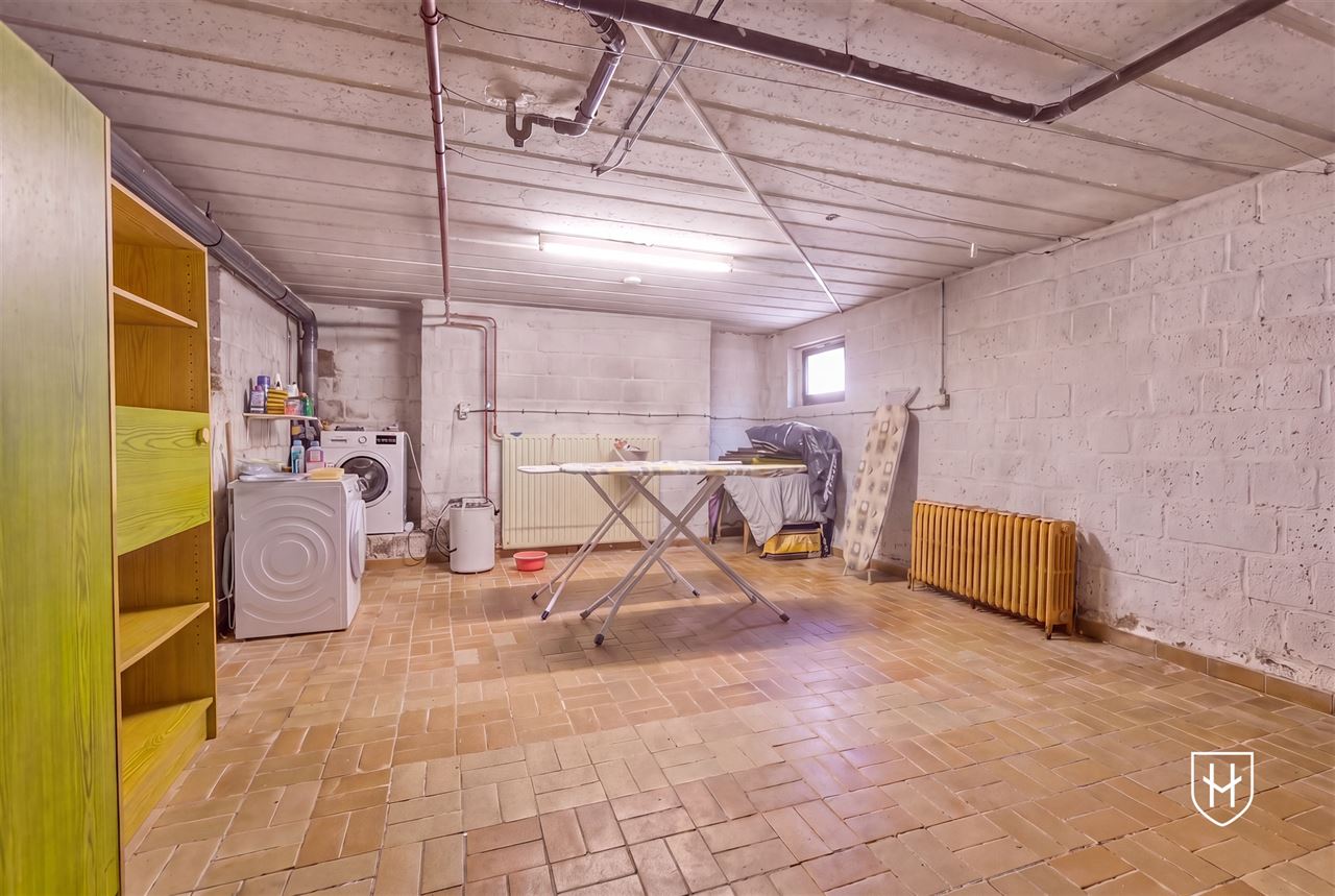 Spacious 4-bedroom bungalow on the edge of the woods in a sought-after prime location in the lush Zutendaal