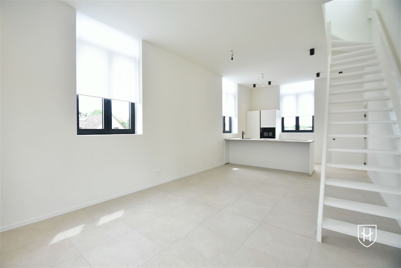 Luxe appartement met zonnepanelen, 3 slaapkamers en 2 badkamers, met eigen tuintje en terras, te Lanaken-Veldwezelt