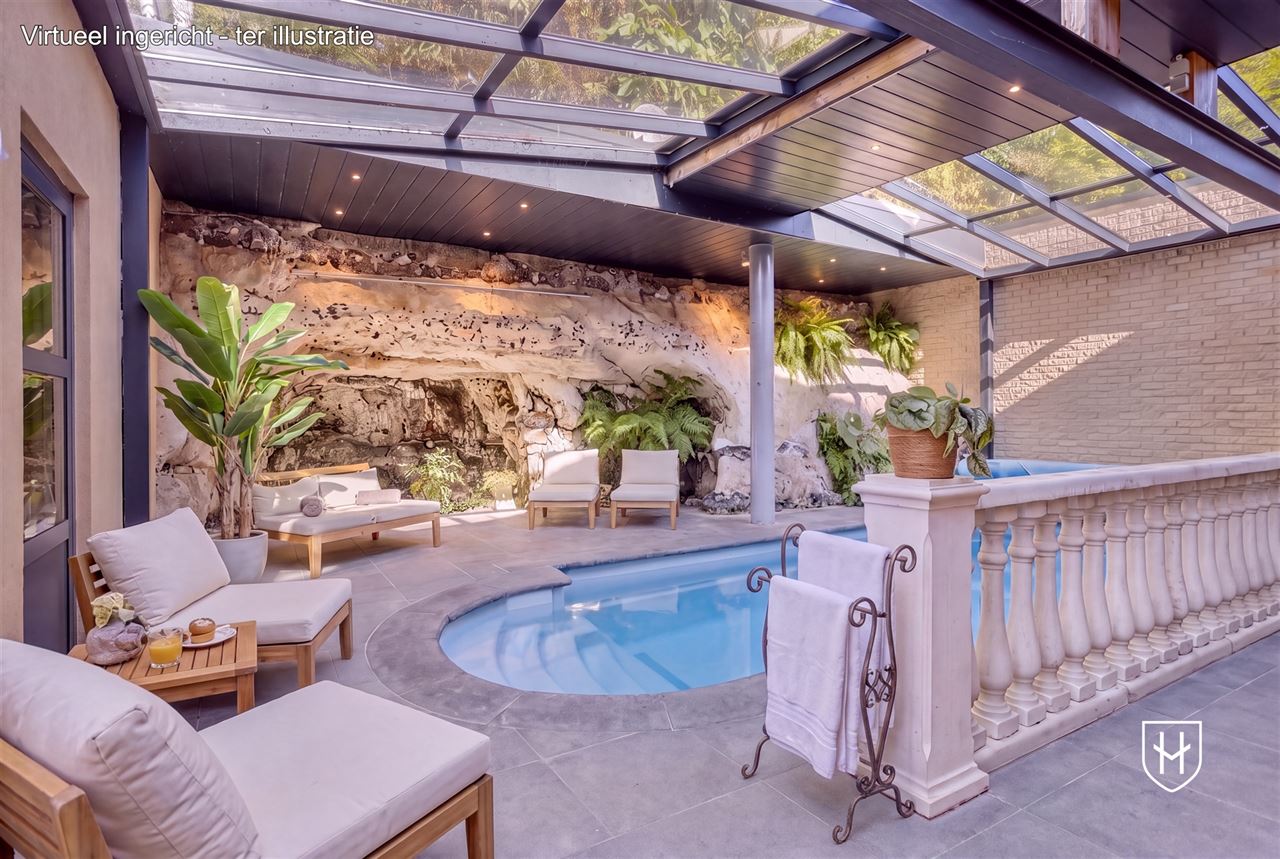 Spacious 3-bedroom duplex penthouse with two bathrooms, ample parking, and a beautiful indoor pool just a stone's throw from Maastricht