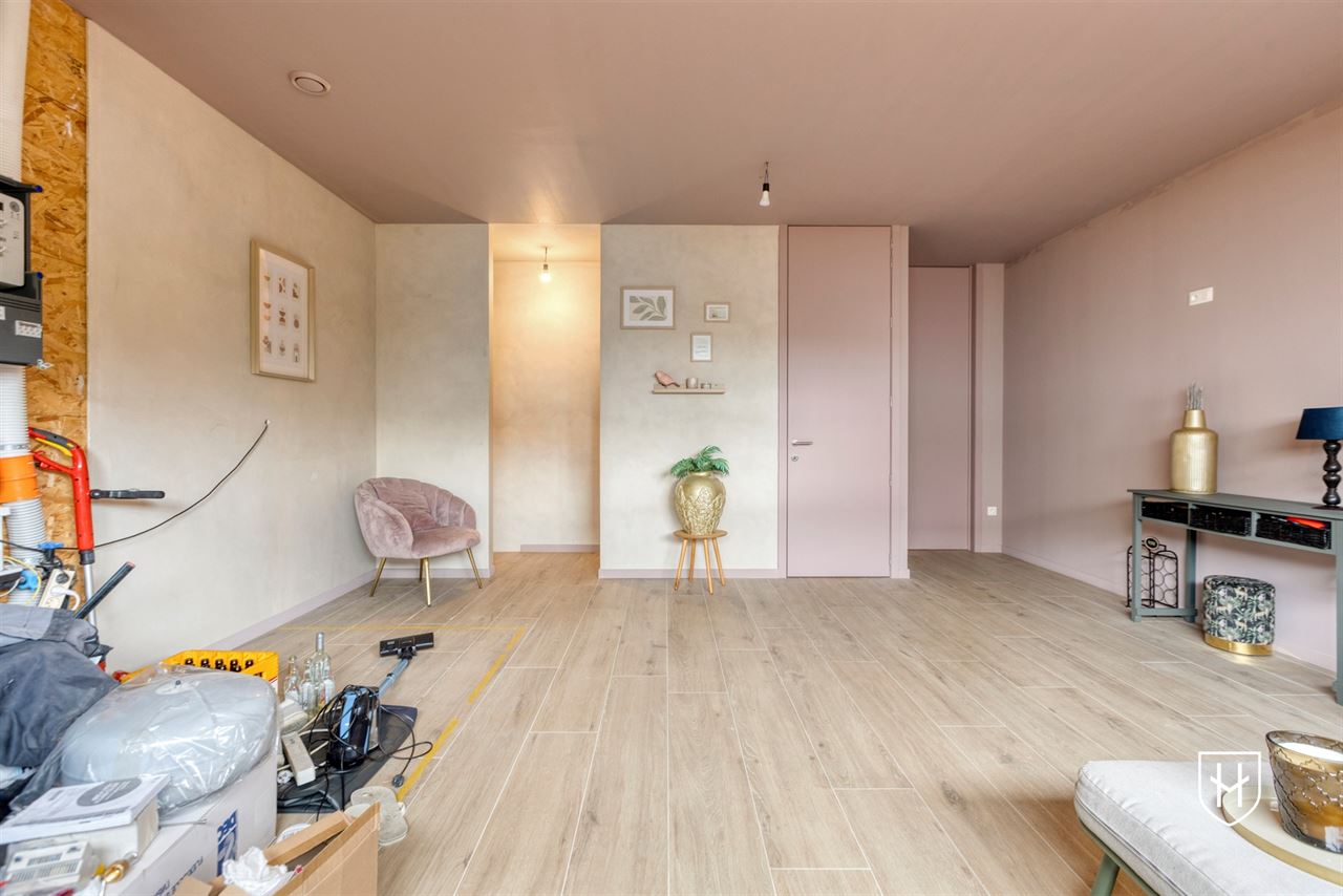 Architecturale loftwoning met hotel-chique interieur en vrij uitzicht op een uitstekende locatie aan de groene rand van Dilsen-Stokkem