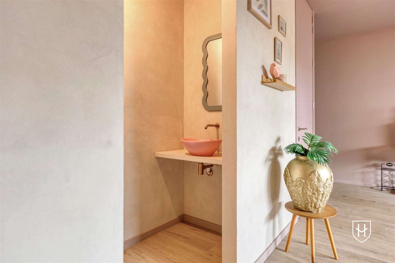 Architecturale loftwoning met hotel-chique interieur en vrij uitzicht op een uitstekende locatie aan de groene rand van Dilsen-Stokkem