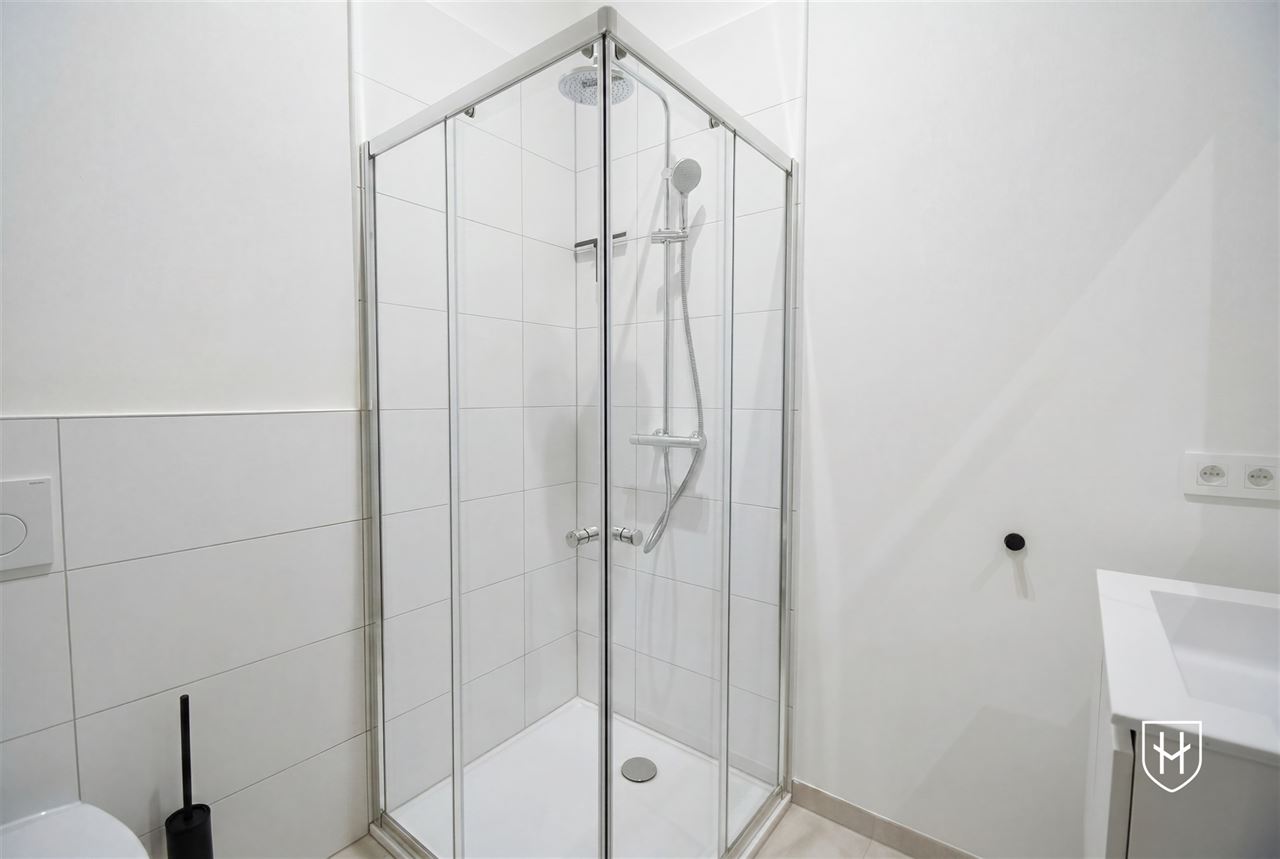 Luxe appartement met zonnepanelen, 3 slaapkamers en 2 badkamers, met eigen tuintje en terras, te Lanaken-Veldwezelt