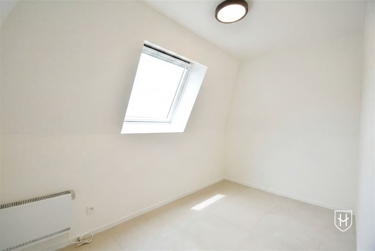 Luxe appartement met zonnepanelen, 3 slaapkamers en 2 badkamers, met eigen tuintje en terras, te Lanaken-Veldwezelt