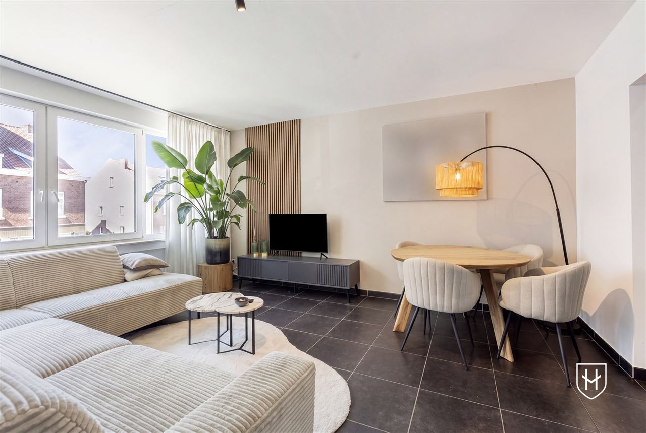 Instapklaar appartement met 2 slaapkamers, 2 badkamers en een grote garage, pal in het centrum van Lanaken