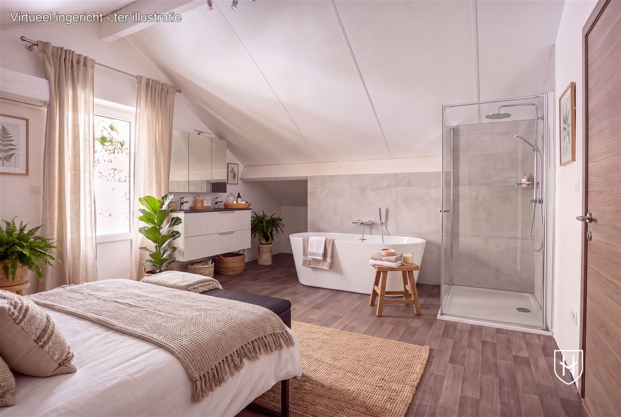 Spacious 3-bedroom duplex penthouse with two bathrooms, ample parking, and a beautiful indoor pool just a stone's throw from Maastricht