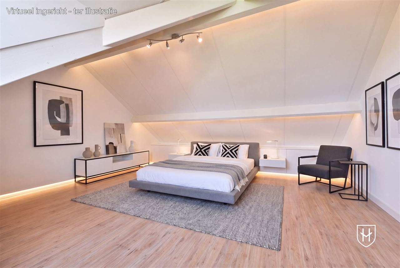 Riant duplex penthouse met 3 slaapkamers en twee badkamers, ruime parkeermogelijkheden en een fraai overdekt zwembad op een boogscheut van Maastricht