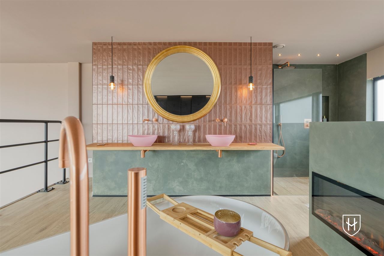 Architecturale loftwoning met hotel-chique interieur en vrij uitzicht op een uitstekende locatie aan de groene rand van Dilsen-Stokkem