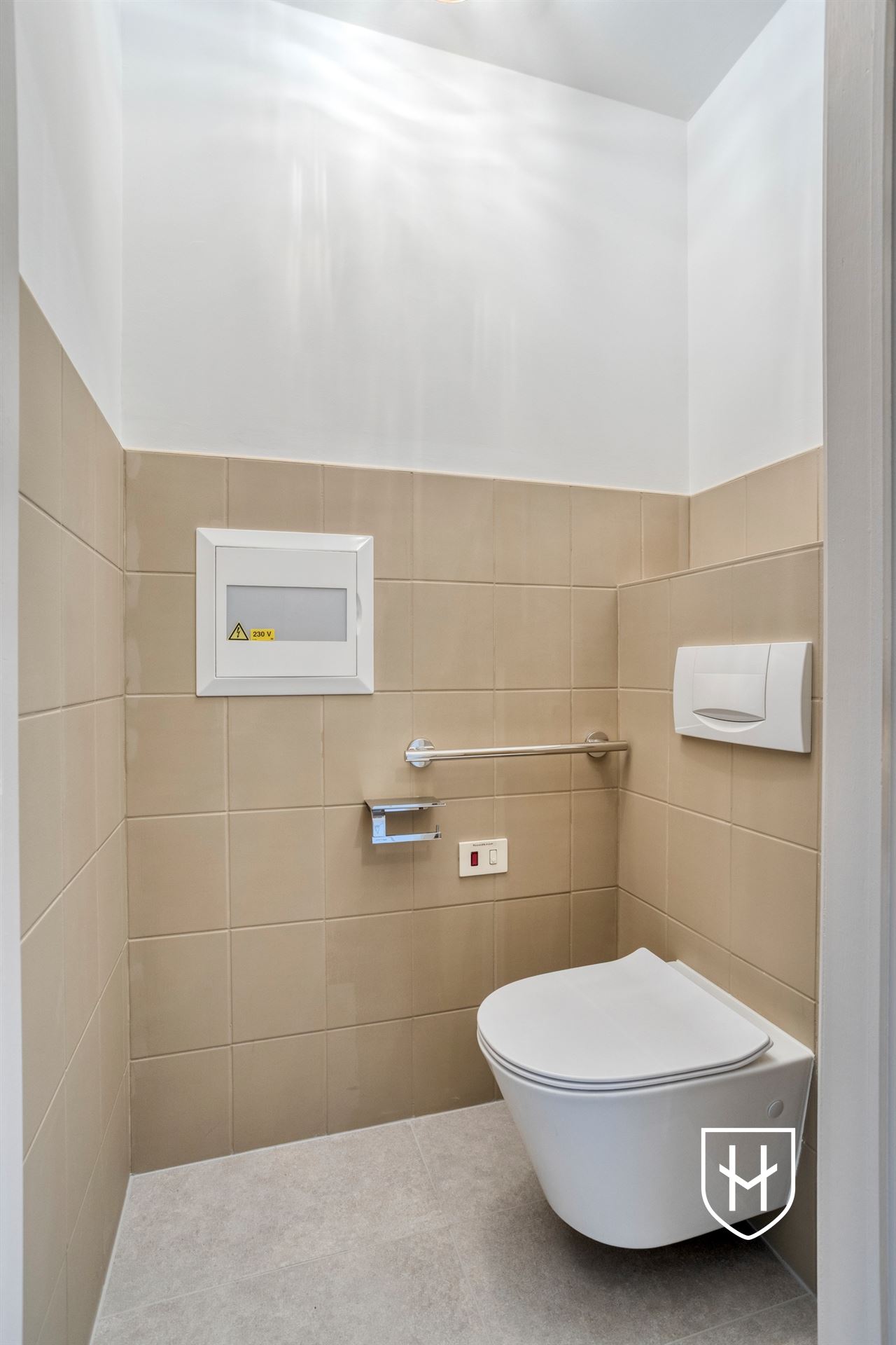 Gelijkvloerse vernieuwde assistentieflat met terras op exclusief 17de eeuws kasteeldomein in het pittoreske Brugge