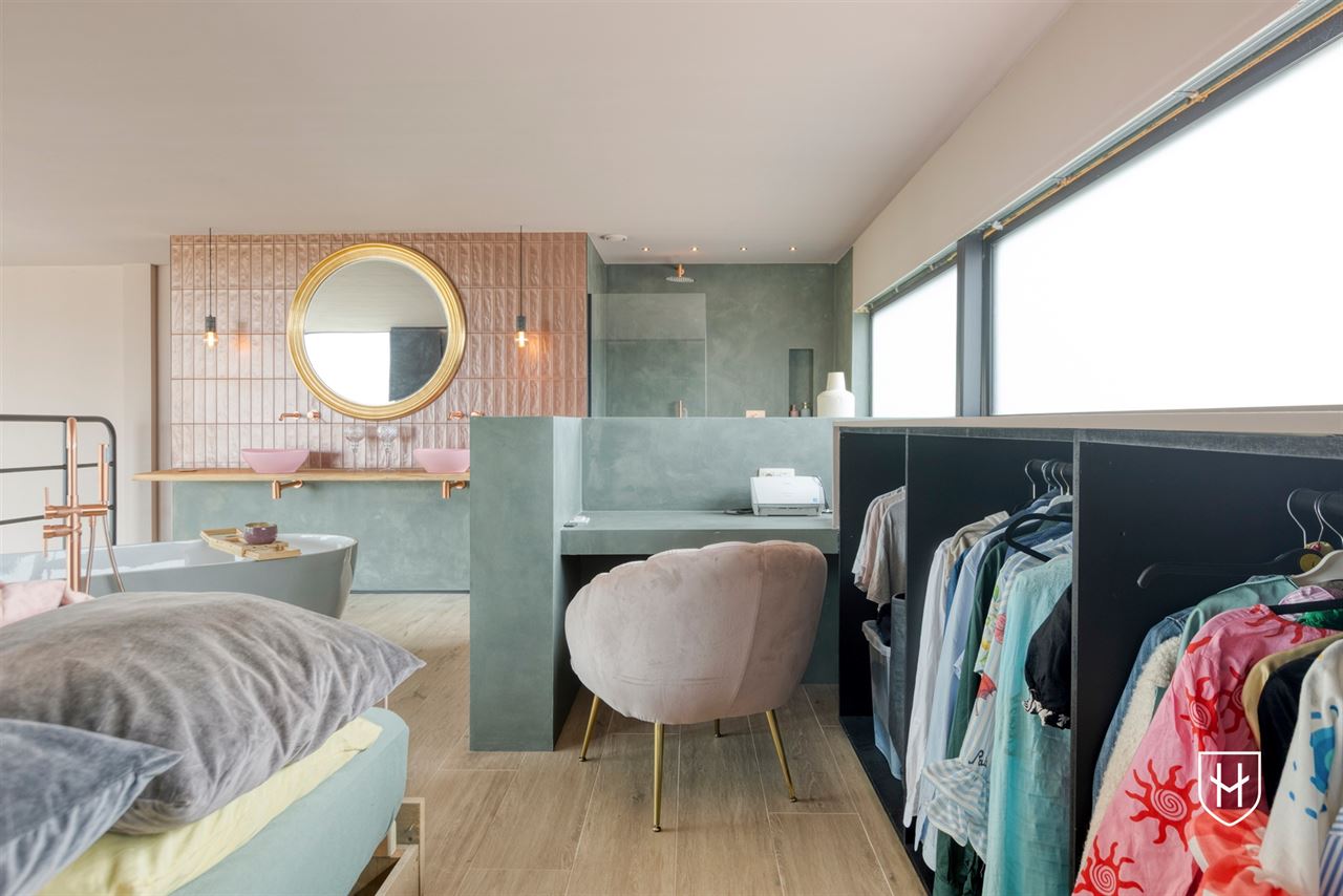 Architecturale loftwoning met hotel-chique interieur en vrij uitzicht op een uitstekende locatie aan de groene rand van Dilsen-Stokkem