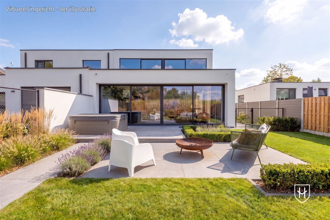 Architecturale loftwoning met hotel-chique interieur en vrij uitzicht op een uitstekende locatie aan de groene rand van Dilsen-Stokkem