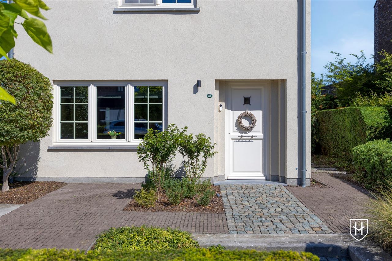 Perfect onderhouden en charmante cottage met 3 slaapkamers en prachtig aangelegde tuin in het centrum van Lommel