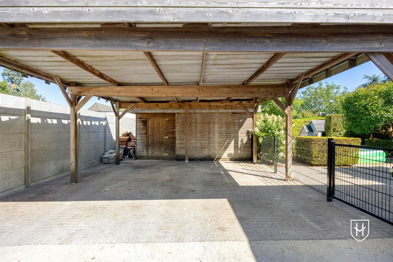 Perfect onderhouden en charmante cottage met 3 slaapkamers en prachtig aangelegde tuin in het centrum van Lommel