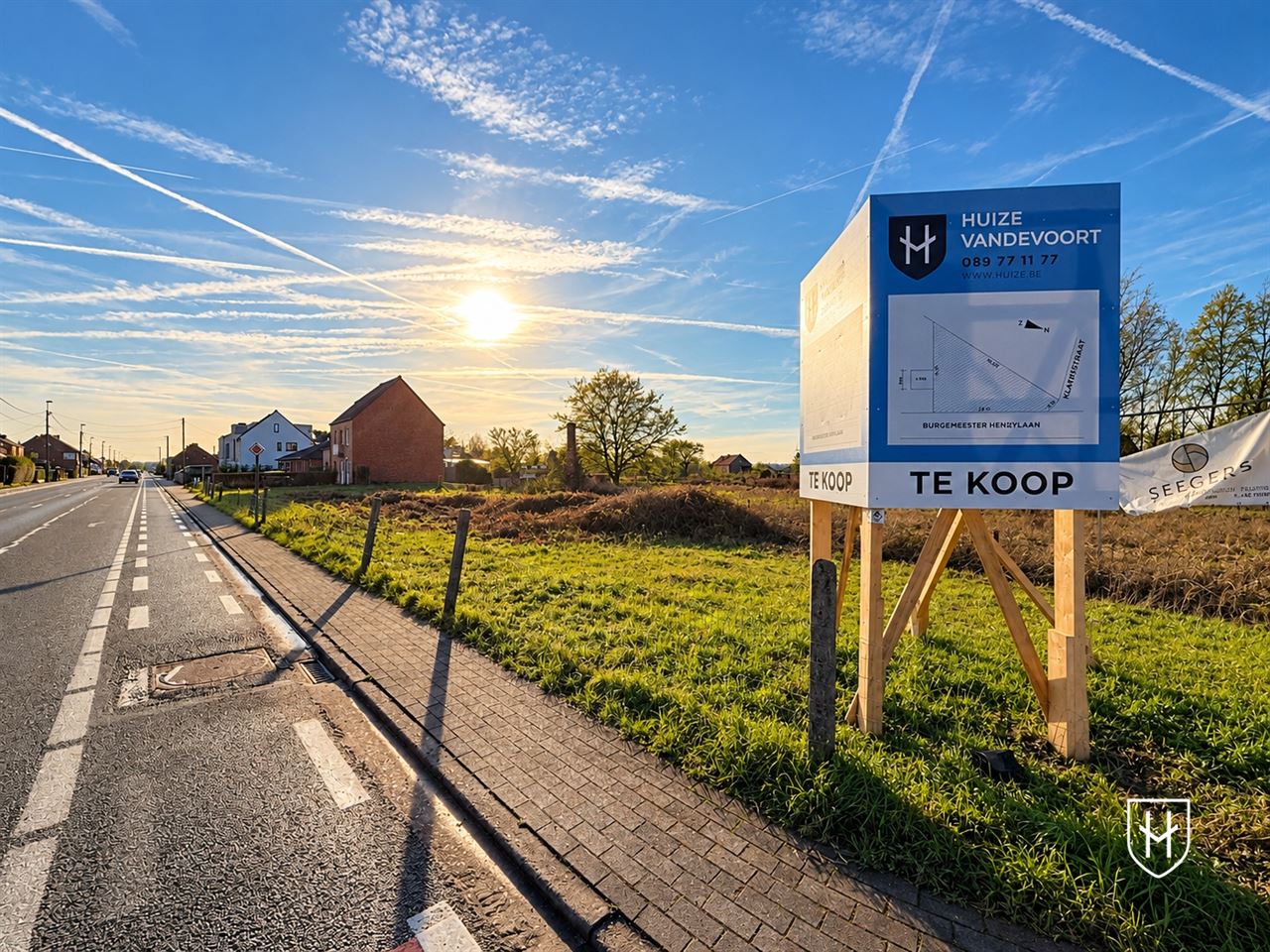 Terrain (projet) de 12a 76ca (1.276 m²) sur un site de premier plan à Rotem avec possibilité de subdivision ou de développement d'un complexe d'appartements.