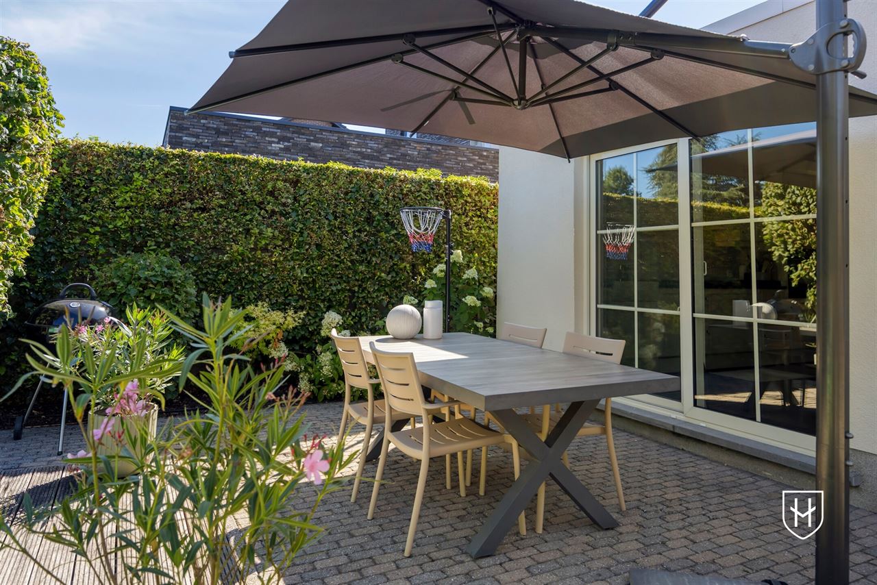 Perfect onderhouden en charmante cottage met 3 slaapkamers en prachtig aangelegde tuin in het centrum van Lommel