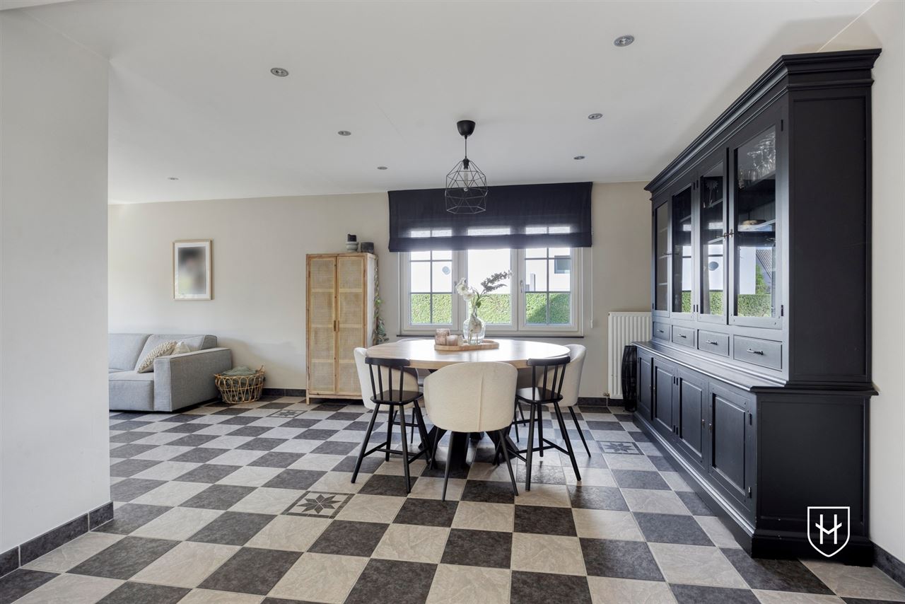 Perfect onderhouden en charmante cottage met 3 slaapkamers en prachtig aangelegde tuin in het centrum van Lommel