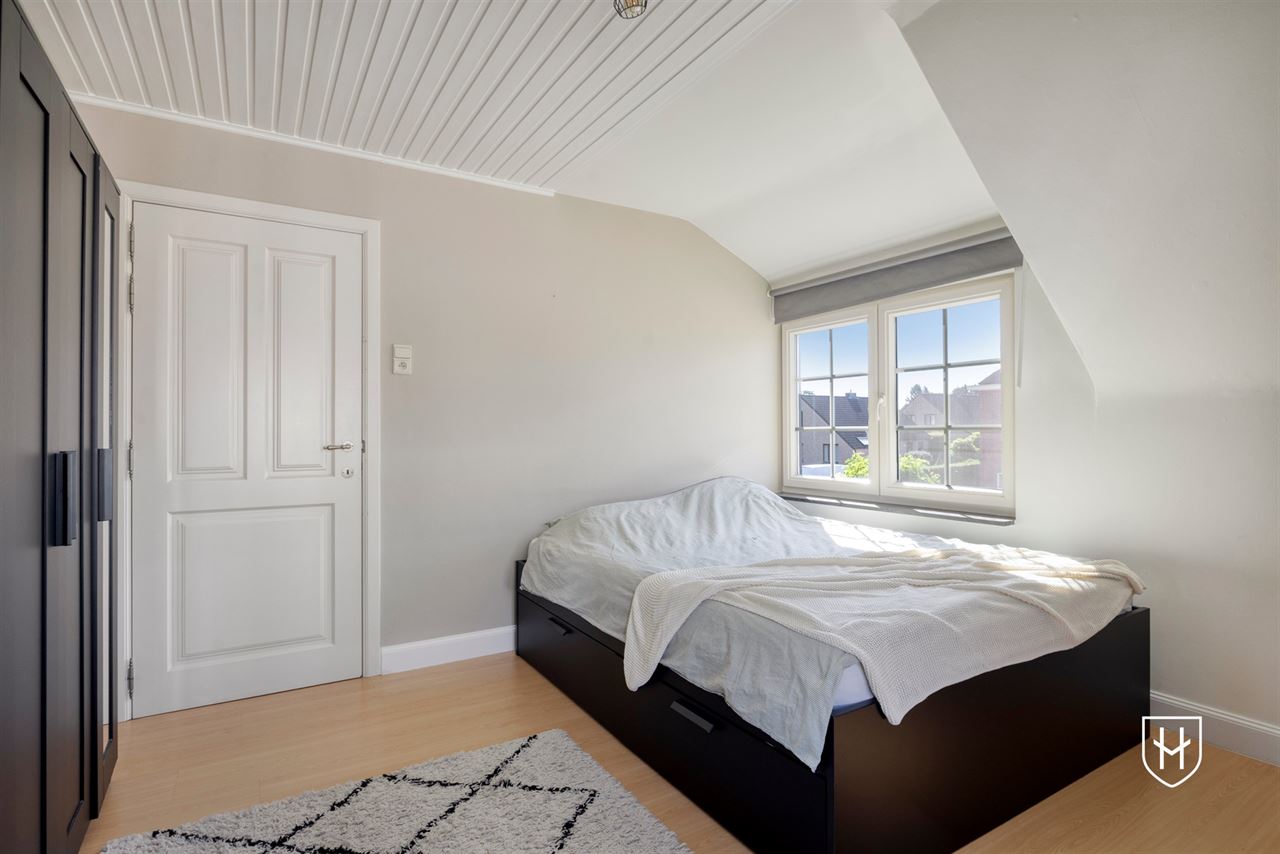 Perfect onderhouden en charmante cottage met 3 slaapkamers en prachtig aangelegde tuin in het centrum van Lommel