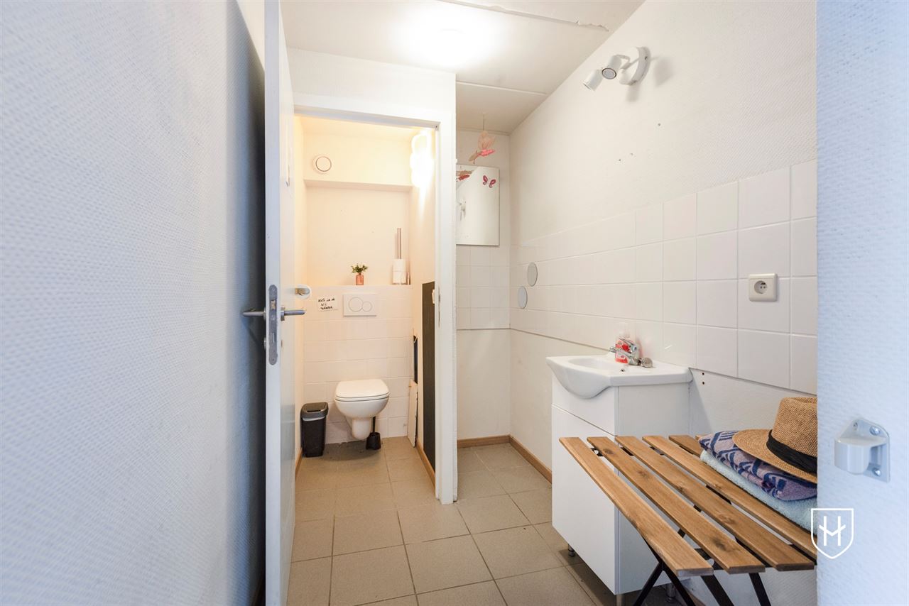 Royale (kangoeroe)woning met paardenweide, 6 slaapkamers, riant souterrain en dubbele garage, op een unieke locatie aan de bosrand van Lanaken-Gellik