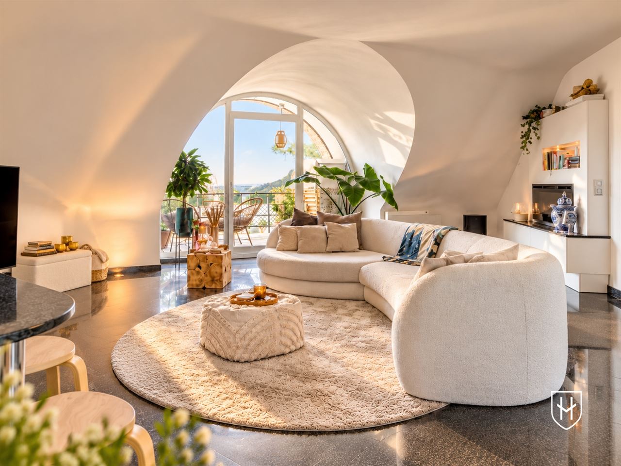 Smaakvol design-penthouse met autostandplaats en twee terrassen, mooi gelegen nabij het centrum van Lanaken
