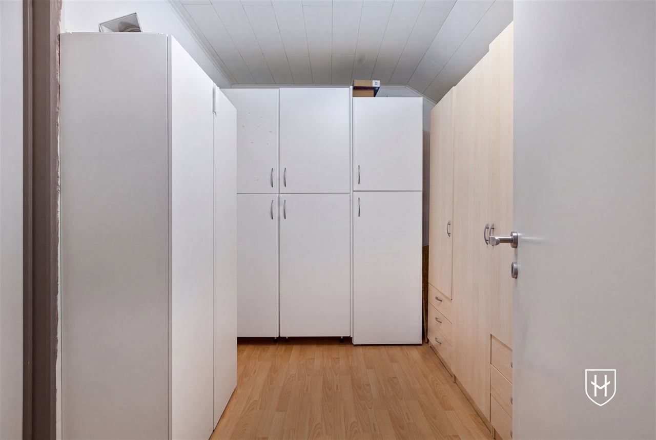 Royale (kangoeroe)woning met paardenweide, 6 slaapkamers, riant souterrain en dubbele garage, op een unieke locatie aan de bosrand van Lanaken-Gellik
