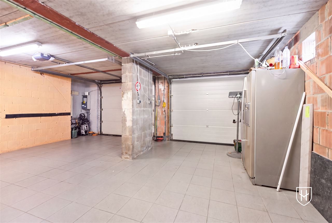 Royale (kangoeroe)woning met paardenweide, 6 slaapkamers, riant souterrain en dubbele garage, op een unieke locatie aan de bosrand van Lanaken-Gellik