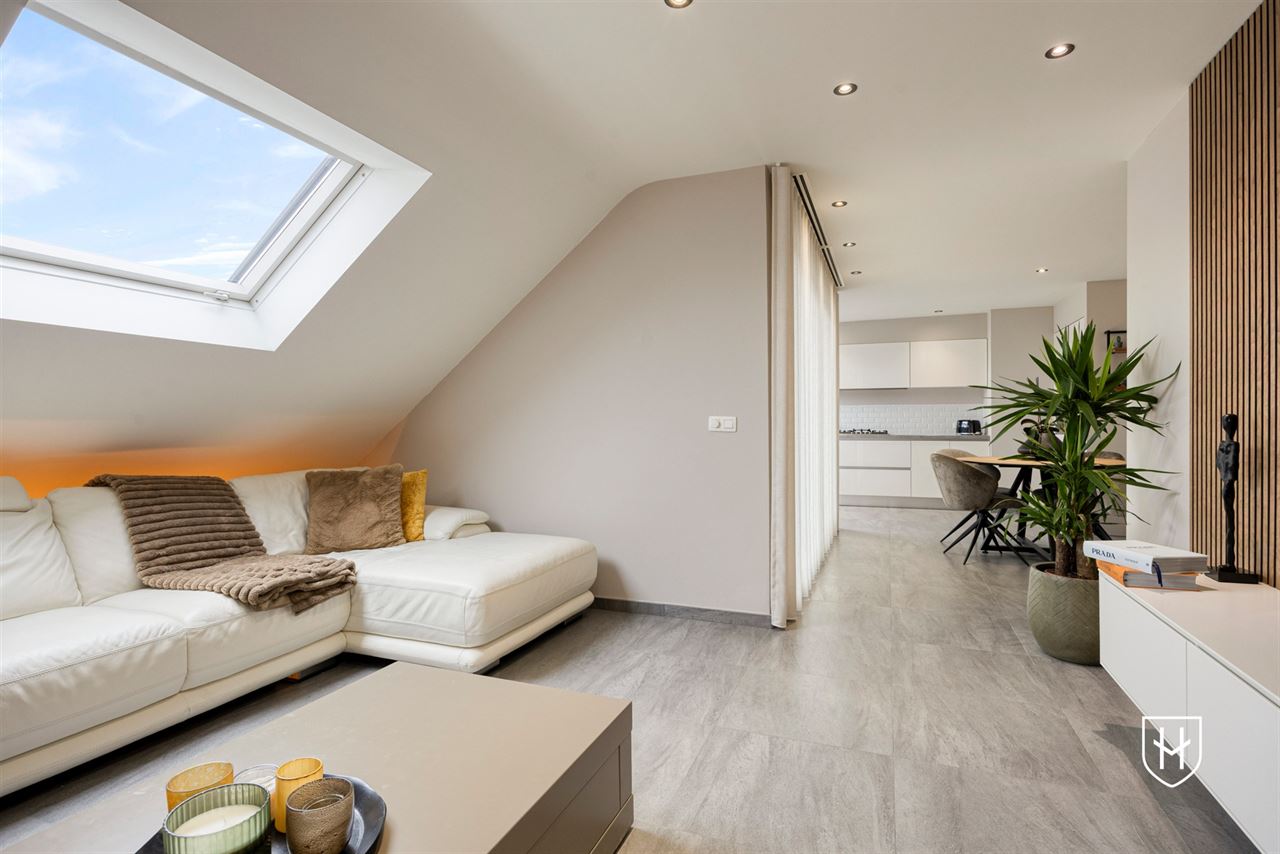 Exclusief design-penthouse van 123 m² bereikbaar met lift – luxueus wonen in het hart van Maasmechelen-Eisden