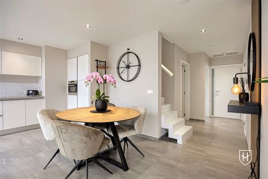 Exclusief design-penthouse van 123 m² bereikbaar met lift – luxueus wonen in het hart van Maasmechelen-Eisden