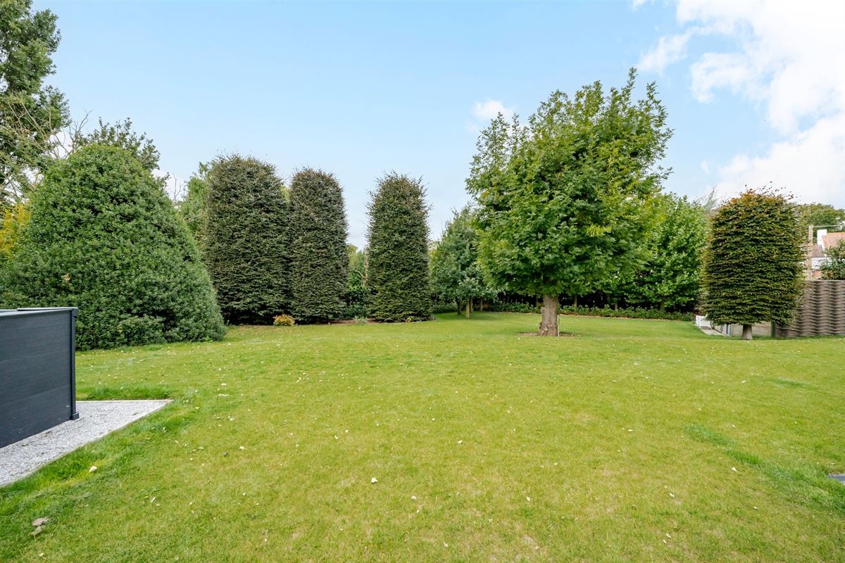 Exclusieve ruime villa op 1.988 m² - ideaal voor wie wonen wil combineren met een zelfstandig beroep