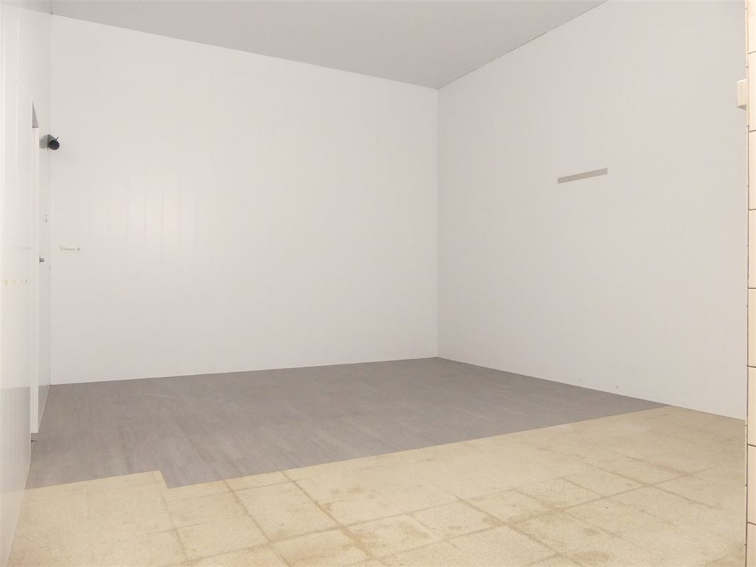Loods, 204 m², uitermate geschikt voor opslag-/stockageruimte - toegankelijk via manuele toegangspoort