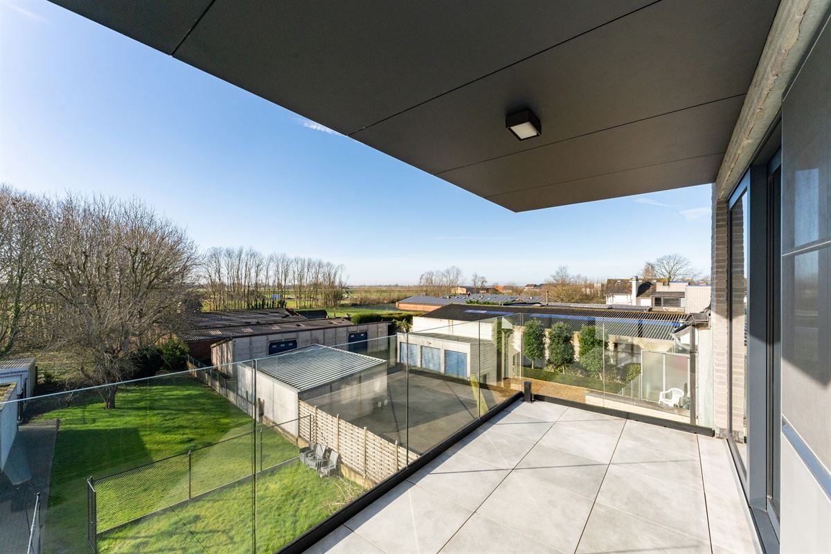 Ruim recent nieuwbouwappartement met terras aan de stadsrand - mog. tot aankoop van garagebox