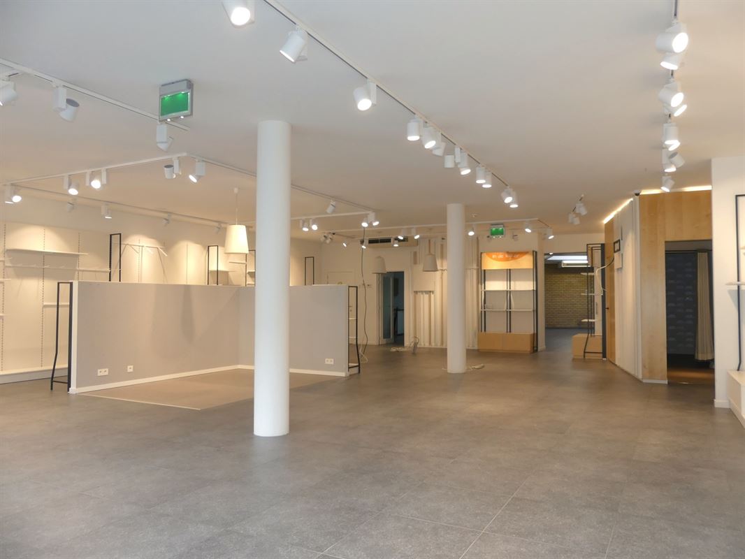 Veelzijdige handelsruimte in het centrum van de Boterstad