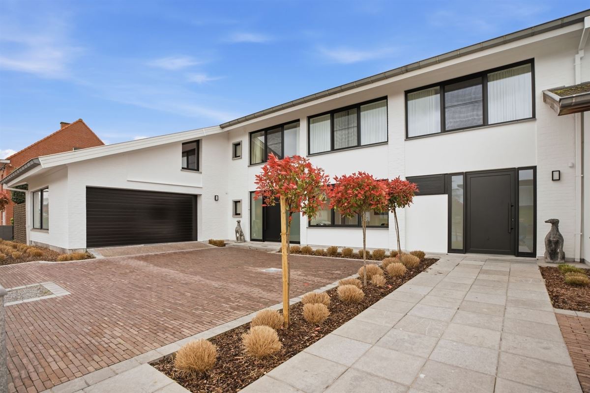 Exclusieve ruime villa op 1.988 m² - ideaal voor wie wonen wil combineren met een zelfstandig beroep