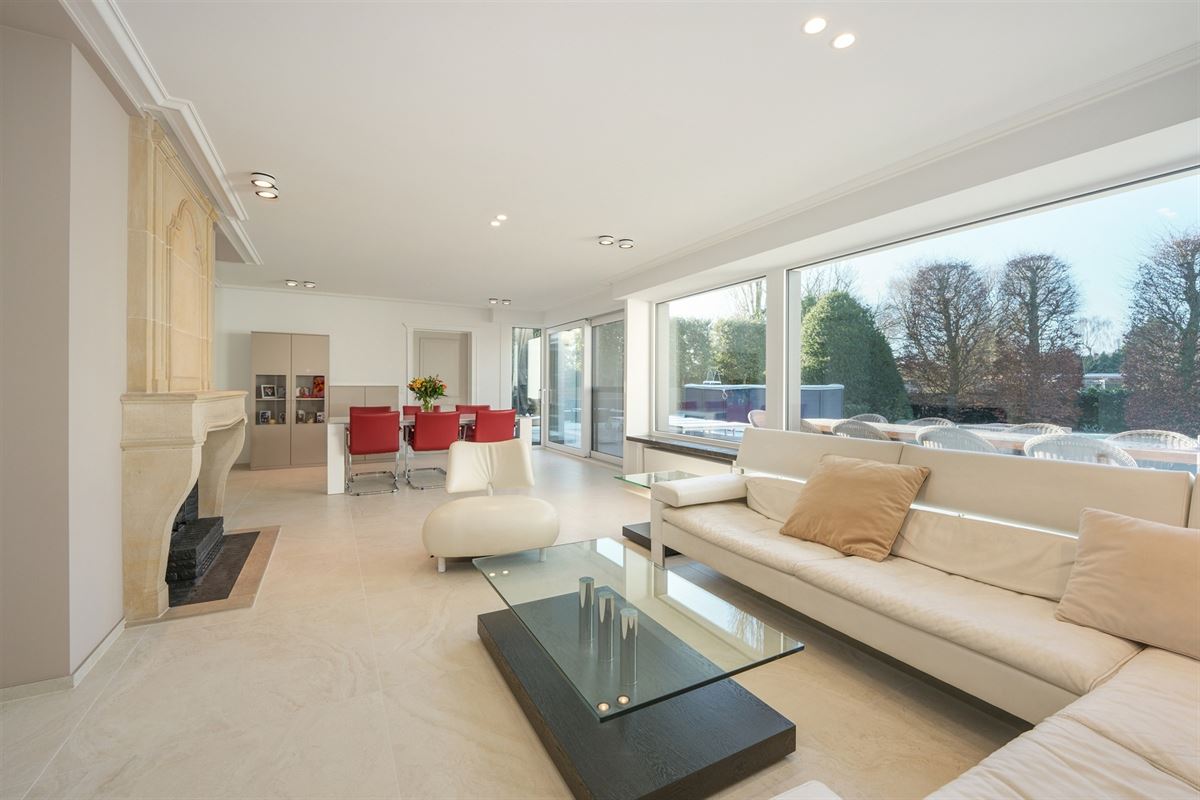 Exclusieve ruime villa op 1.988 m² - ideaal voor wie wonen wil combineren met een zelfstandig beroep